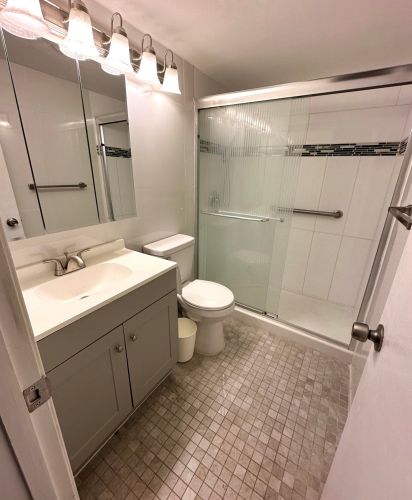 50 Kent D, West Palm Beach FL  33417-1707 exterior