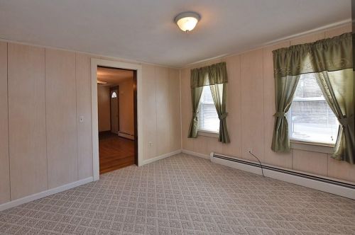 512 Commonwealth Ave, Warwick RI  02886-2750 exterior