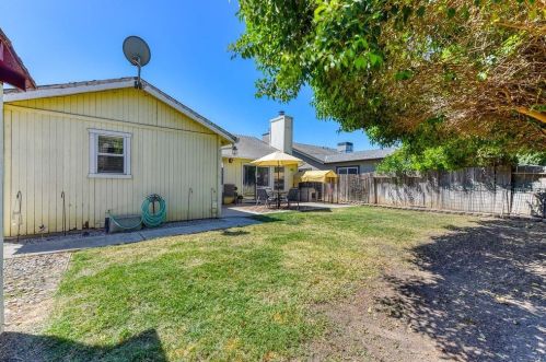 374 Bright Day Dr, Woodland CA  95695-6666 exterior