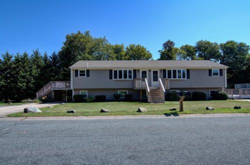 36 Joy Ln, South Kingstown, RI 02882-1400