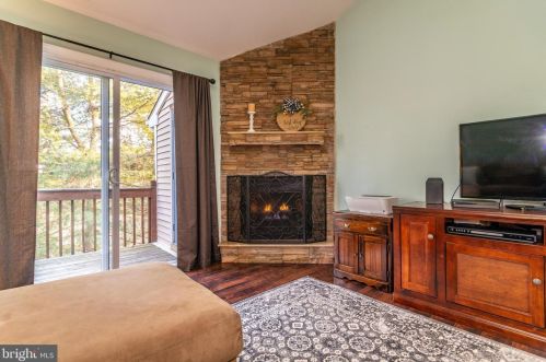 1436 Tristram Cir, West Deptford, NJ 08051-2265
