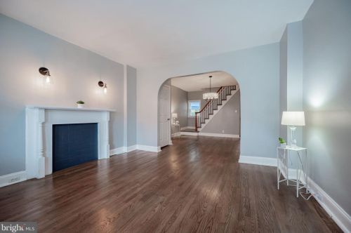 1814 7th St, Wilmington, DE 19805-3038