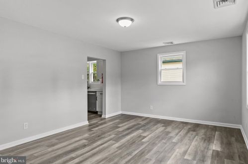 38 Hess Ave, West Deptford, NJ 08096-1647