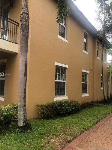 1129 147th Ter, Hollywood FL  33027-6182 exterior