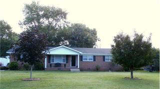 221 Avondale Dr, Tullahoma, TN 37388-4106