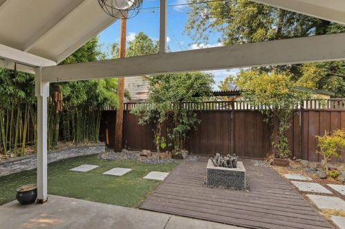 321 La Loma Ave, Modesto CA  95354-1329 exterior