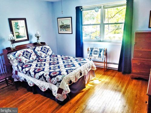 623 Crescent Ave, Lansdale PA 19446-3203 exterior