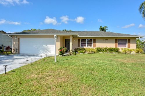 750 Broadview St, Fort Pierce, FL 34983-8759