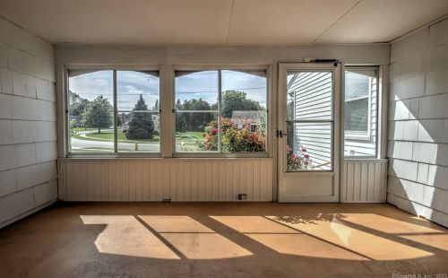 32 Indian Hl Rd, Milford CT  06460-7241 exterior