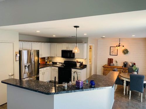 1118 Cedar Ridge Ln, Burleson, TX 76028-8111