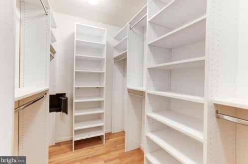 12158 Chancery Sta Cir, Herndon VA 20190-5803 exterior