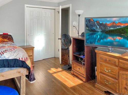 10 Mark Dr, Coventry CT  06238-1122 exterior