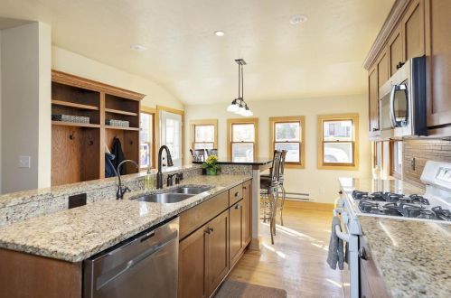 341 Prospect St, Lake Mills, WI 53551-1213