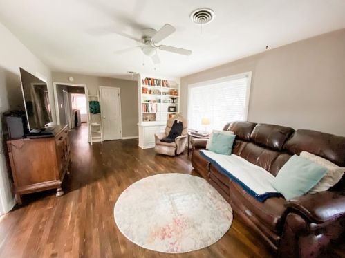 1128 Valentine St, Hurst TX  76053-4543 exterior