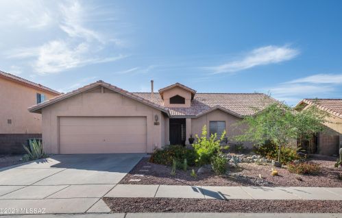 7752 Zircon Crystal Dr, Tucson, AZ 85747-5734