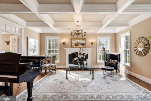 466 Black Swan Ln, Berwyn PA  19312-1908 exterior