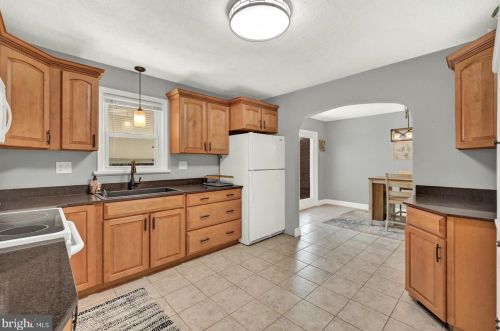 1829 Basin Hill Blvd, Carlisle PA  17013-1111 exterior