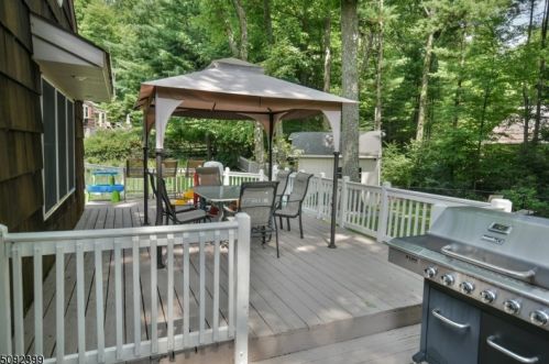 36 Old Milford Ln, West Milford Lakes NJ  07480-1123 exterior