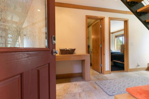 3066 Silver Strike, Truckee CA  96161-4208 exterior