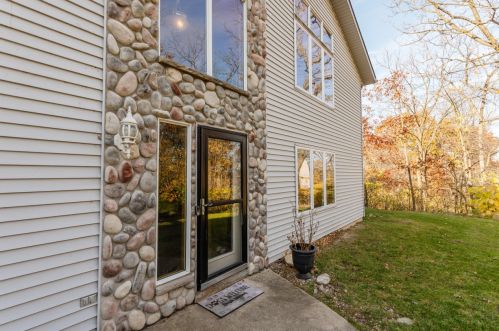 5408 Scenery Rd, Waterford, WI 53185-2925