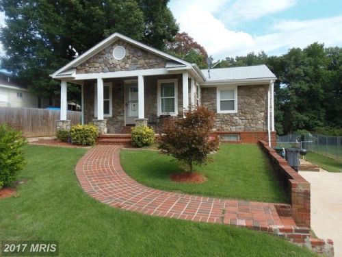 18603 Amidon Ave, Triangle, VA 22172-1904