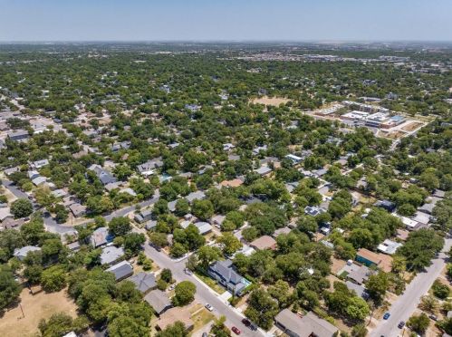 2019 Brentwood St, Austin TX  78752-4105 exterior