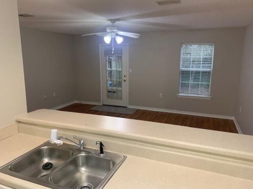 954 Scenic Oak Ln, Fort Walton Beach FL  32547-4911 exterior