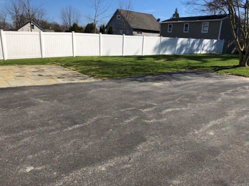 1900 Maple Ct, Yorktown Hgts NY  10598-4404 exterior