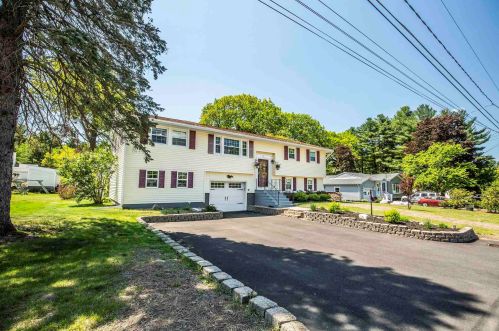 19 Hickory Ln, Salem, NH 03079-3423