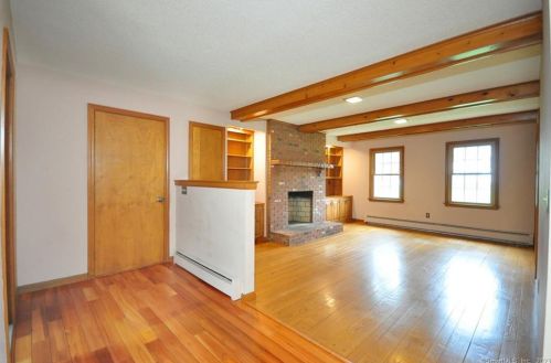 156 Carriage Way, Windsor CT 06095-2008 exterior