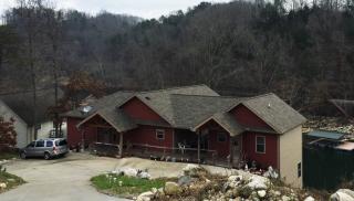 495 Perry Smith Ln, Caryville, TN 37714-3288