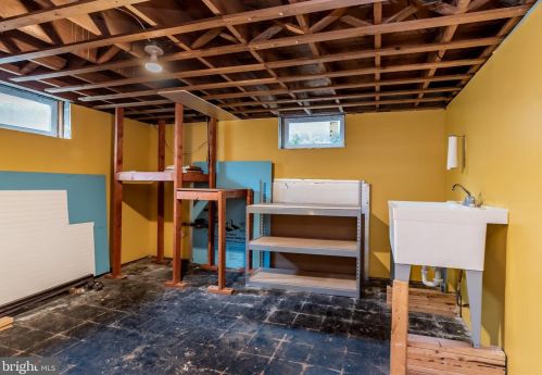 4 Beaver Rd, Camp Hill PA  17011-7404 exterior