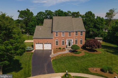 9 Hickory Pl, Collegeville, PA 19426-2890
