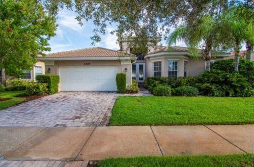 2380 Lake Ibis Ln, Vero Beach, FL 32962-8602