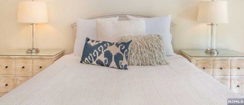 122 Woodside Ave, Ridgewood NJ 07450-5028 exterior