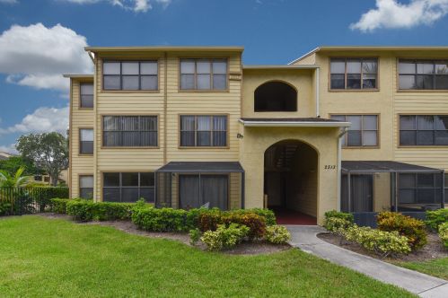 2313 Congress Ave, Boynton Beach FL  33426-7434 exterior