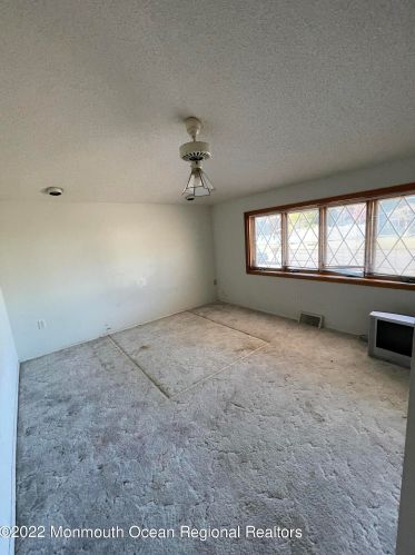 107 Sand Rd, Berkeley Township NJ  08721-3545 exterior