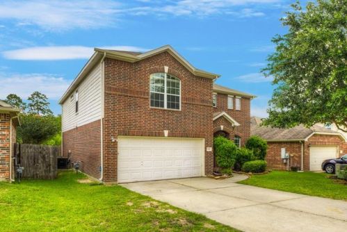 916 Summer Wood Blvd, Conroe, TX 77303-2248