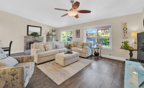 1000 Woodridge Dr, Vacaville CA  95687-6440 exterior