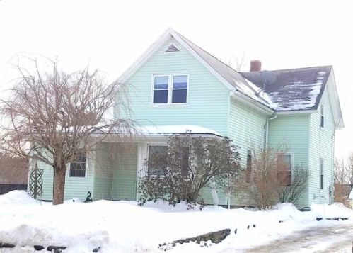 25 Main St, Raymond, NH 03077-2206
