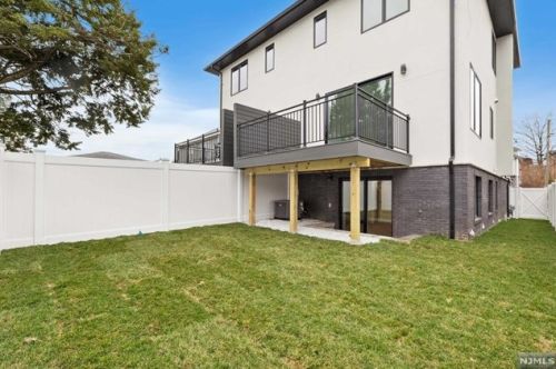 59 Lawton Ave, Cliffside Park NJ  07010-3023 exterior