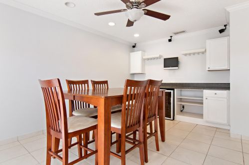 22 Governors Ct, West Palm Beach FL  33418-7159 exterior