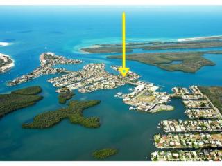 109 Hilo St, Naples, FL 34113-8662