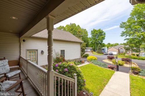535 Harrison Cir, Locust Grove, VA 22508-5304