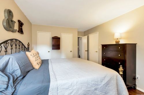 83 Otis Rd, Islip Terrace NY  11752-1907 exterior