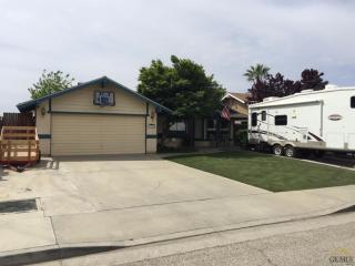 1013 Macbrady Ave, Bakersfield, CA 93308-1009