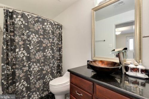 117 Alpine Dr, Leesburg VA  20175-6126 exterior