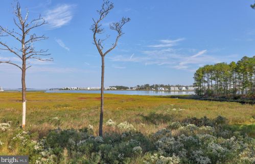 37487 Seaside Dr, Millville, DE 19970-3647