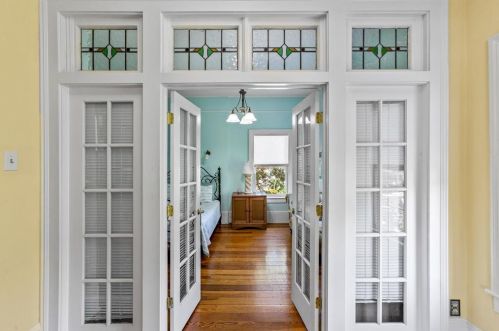 2927 Bernardo De Galvez Ave, Galveston TX 77550 exterior