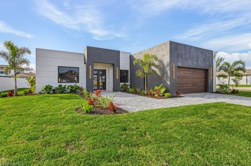 104 13th Pl, Cape Coral, FL 33909-2609